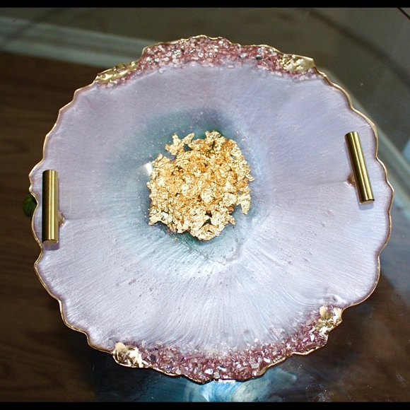 Handmade Blush Round Resin Tray With Handles And Coasters - Picture 4 of 8